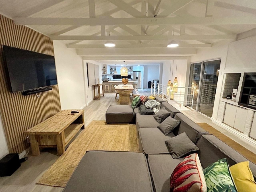  Bedroom Property for Sale in Wavecrest Eastern Cape